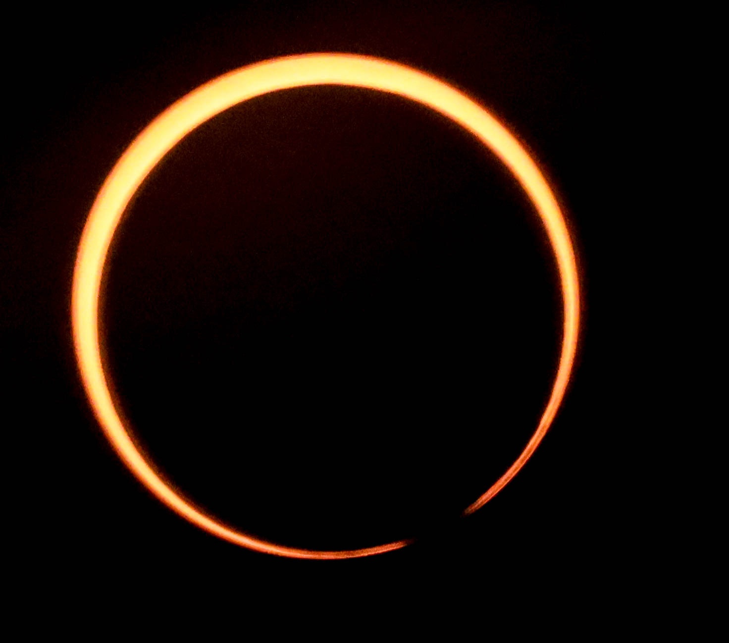 Annular eclipse photograph 18